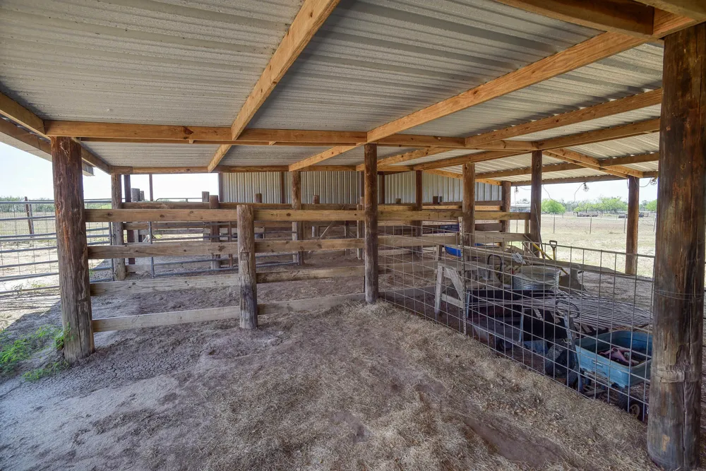 4495 Taylorsville Road Red Rock, TX 78662