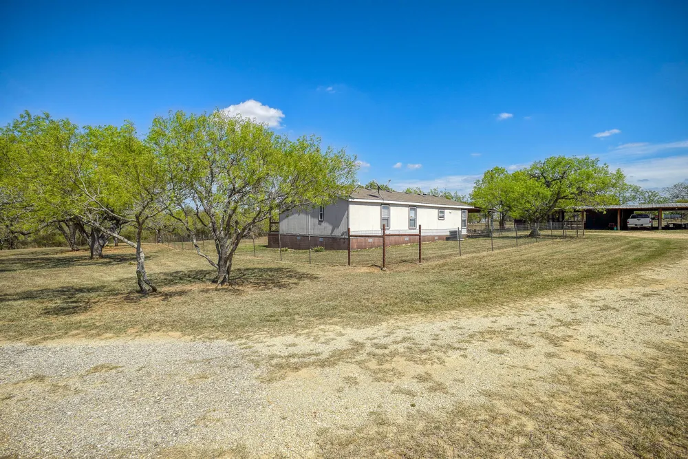 4495 Taylorsville Road Red Rock, TX 78662