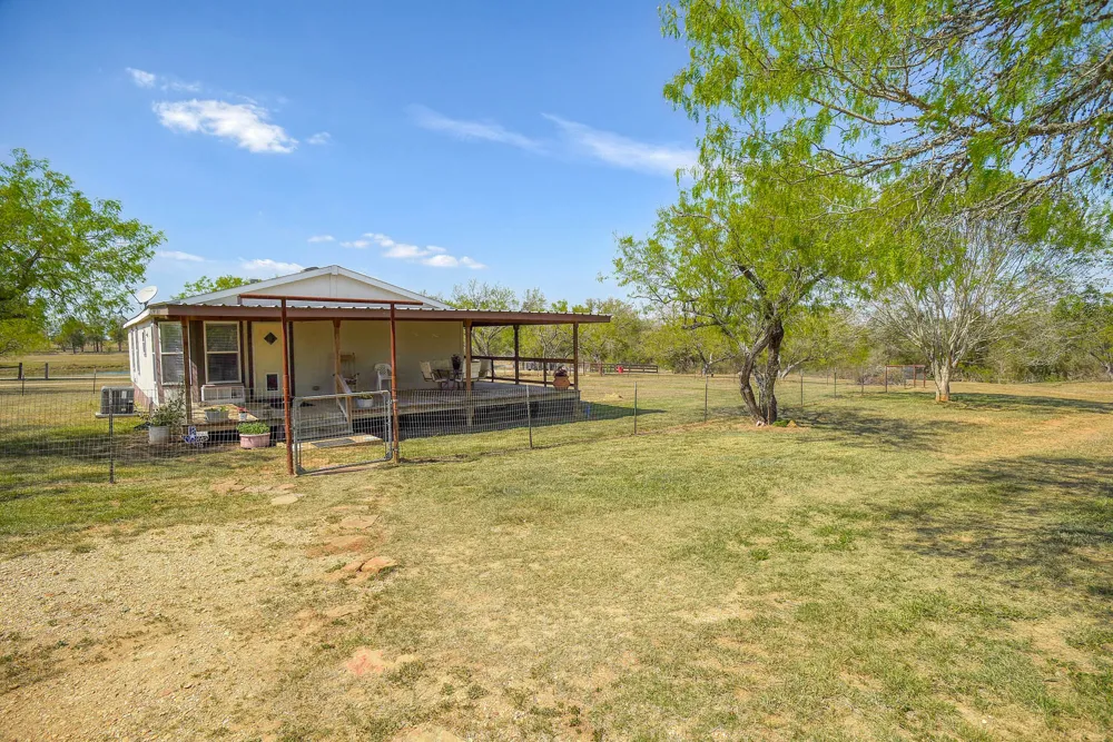 4495 Taylorsville Road Red Rock, TX 78662