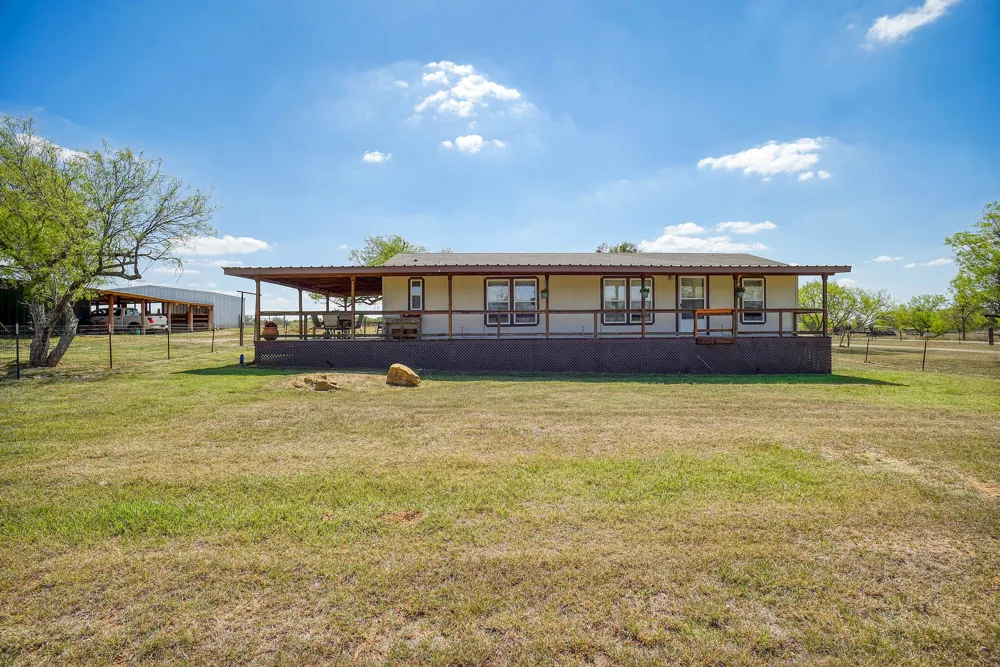 4495 Taylorsville Road Red Rock, TX 78662