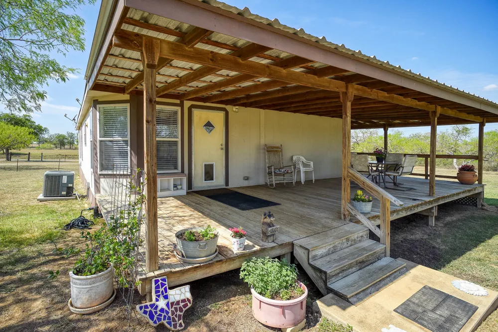 4495 Taylorsville Road Red Rock, TX 78662
