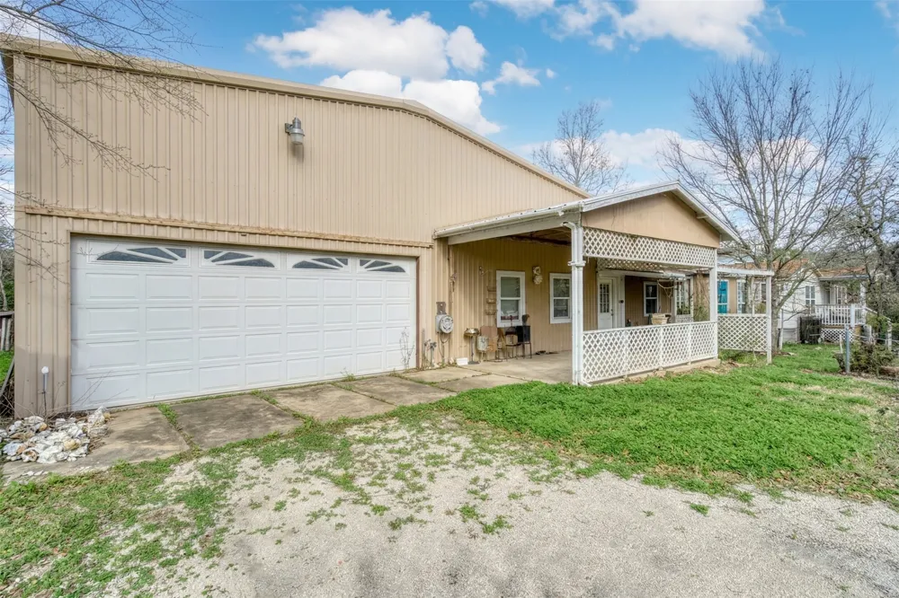 6615 County Road 308 Caldwell, TX 77836
