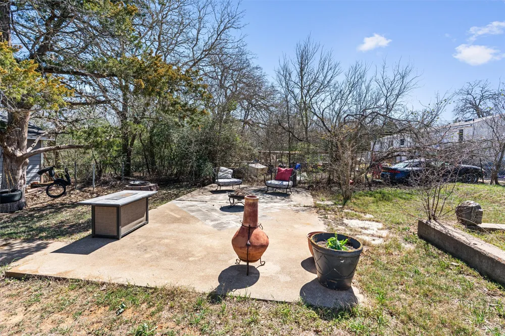 137 Scarlet Oaks Drive Dale, TX 78616