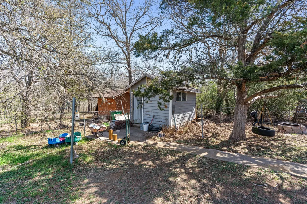 137 Scarlet Oaks Drive Dale, TX 78616