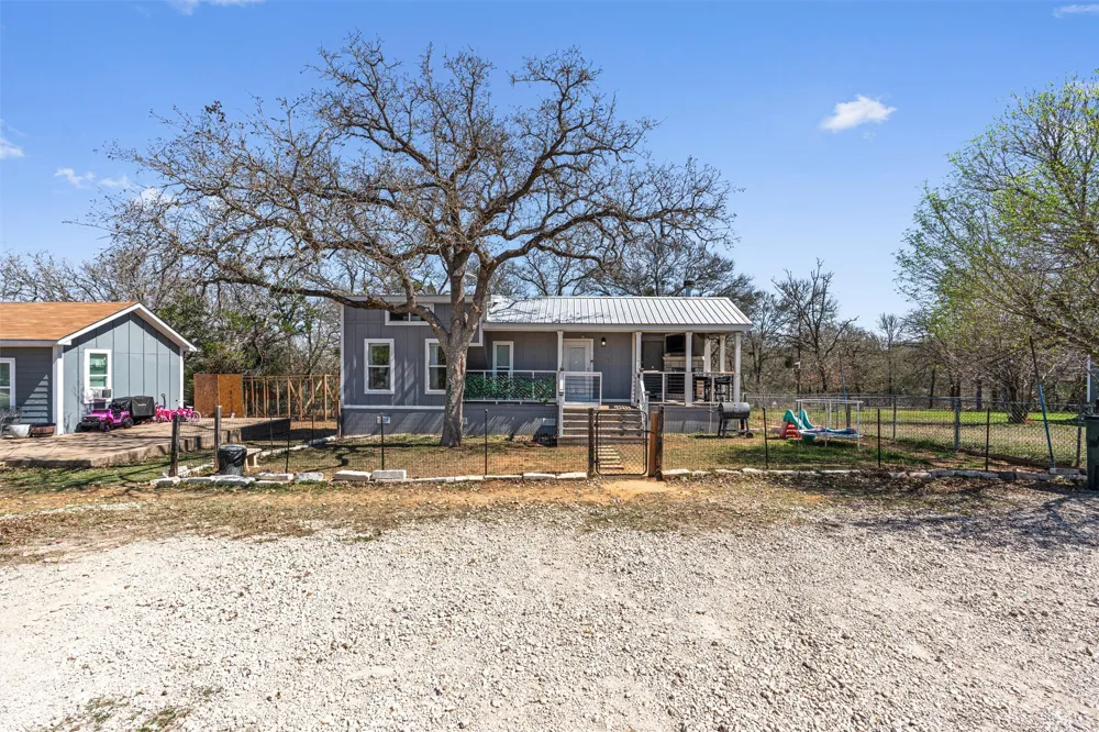 137 Scarlet Oaks Drive Dale, TX 78616