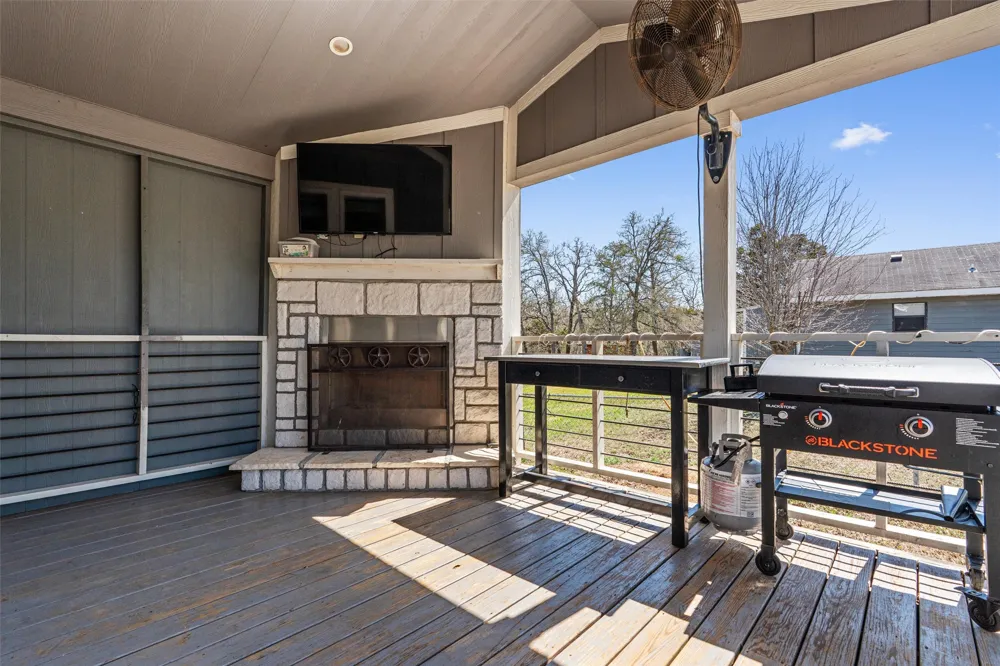 137 Scarlet Oaks Drive Dale, TX 78616