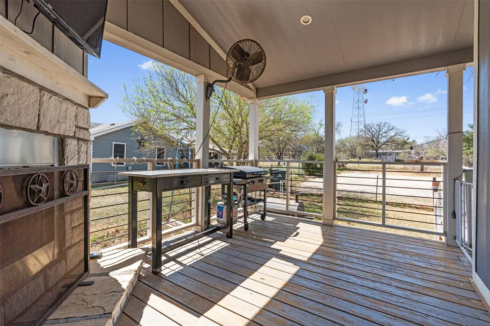 137 Scarlet Oaks Drive Dale, TX 78616