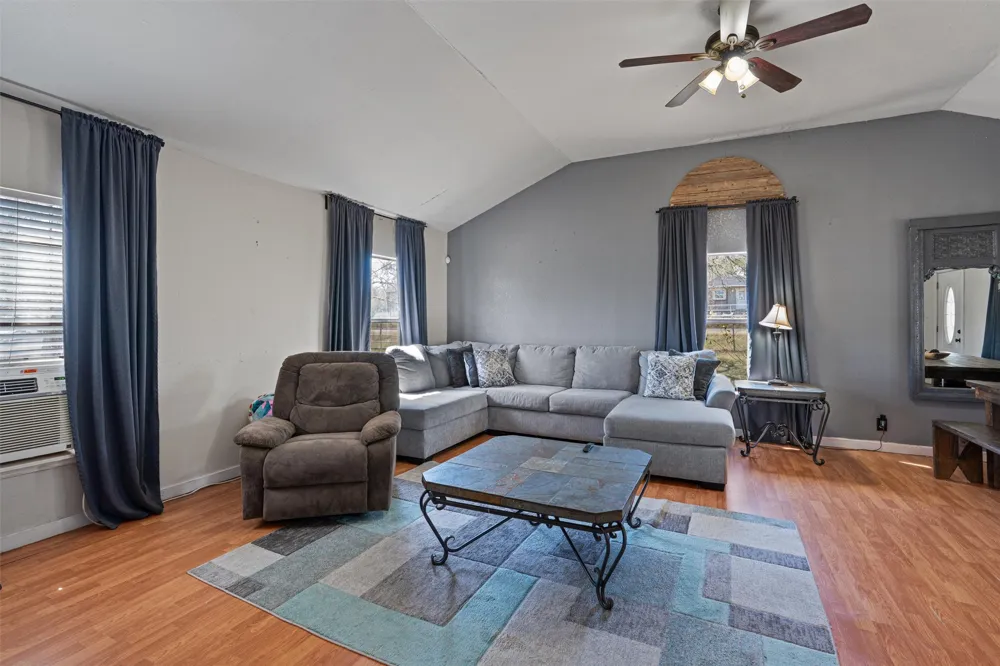 137 Scarlet Oaks Drive Dale, TX 78616