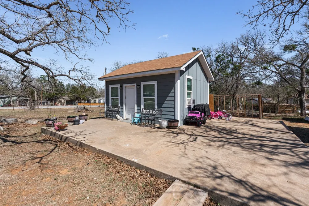 137 Scarlet Oaks Drive Dale, TX 78616