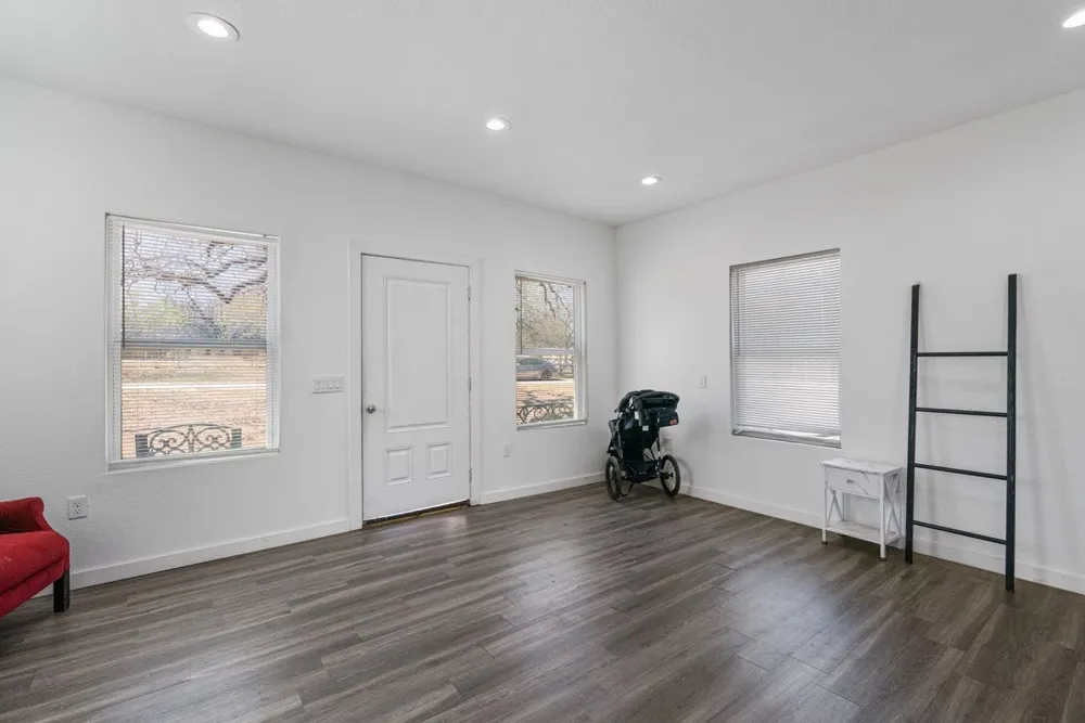137 Scarlet Oaks Drive Dale, TX 78616