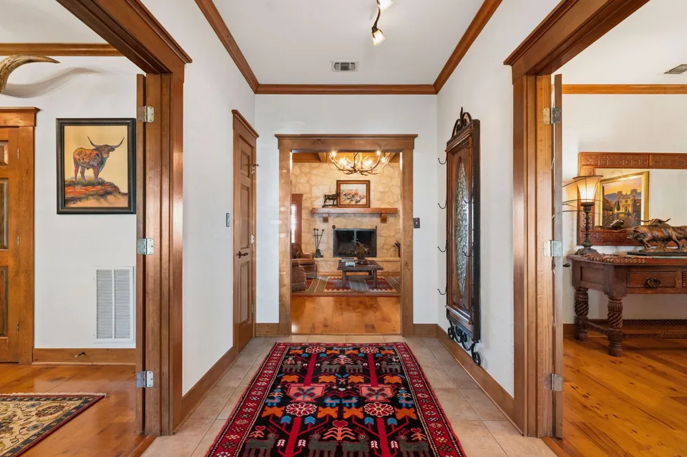521 Bluff Creek Road Road Center Point, TX 78010