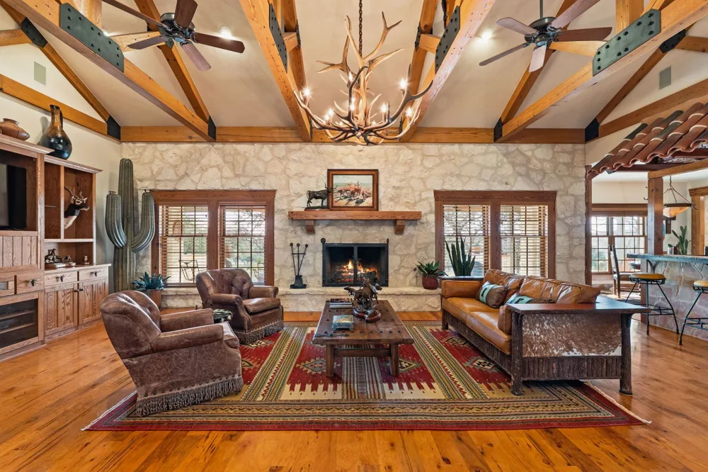 521 Bluff Creek Road Road Center Point, TX 78010