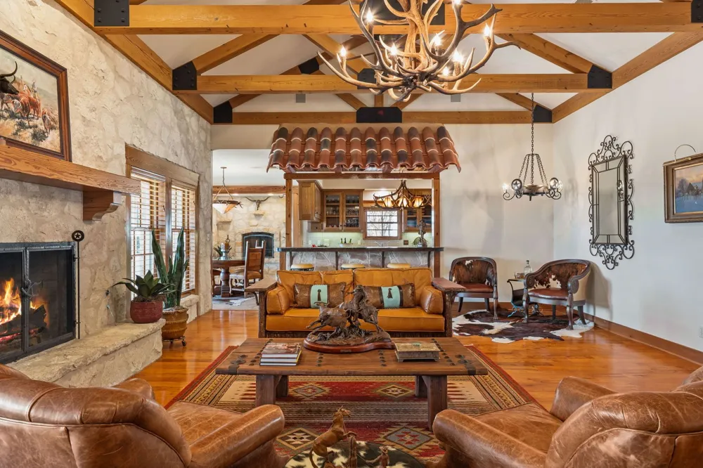 521 Bluff Creek Road Road Center Point, TX 78010
