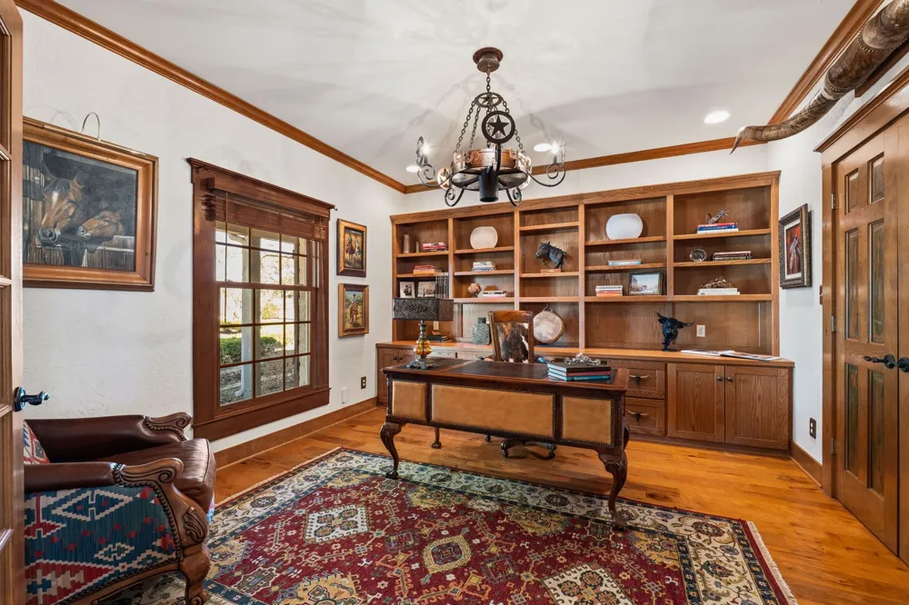 521 Bluff Creek Road Road Center Point, TX 78010