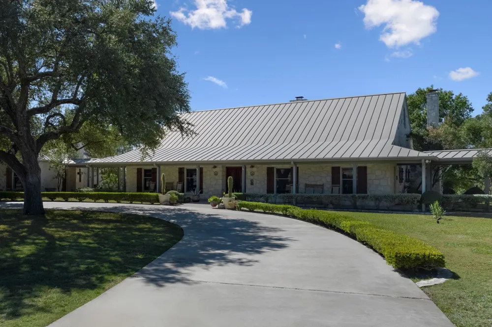 521 Bluff Creek Road Road Center Point, TX 78010
