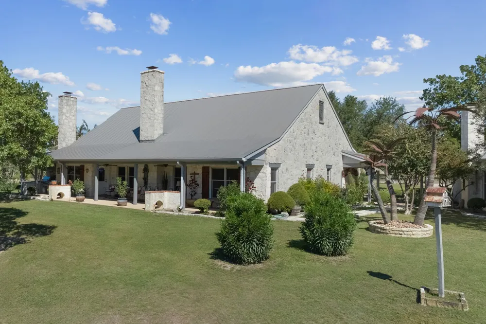 521 Bluff Creek Road Road Center Point, TX 78010