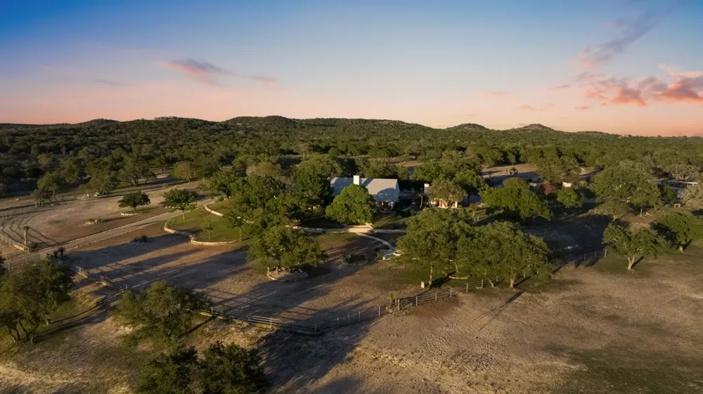521 Bluff Creek Road Road Center Point, TX 78010
