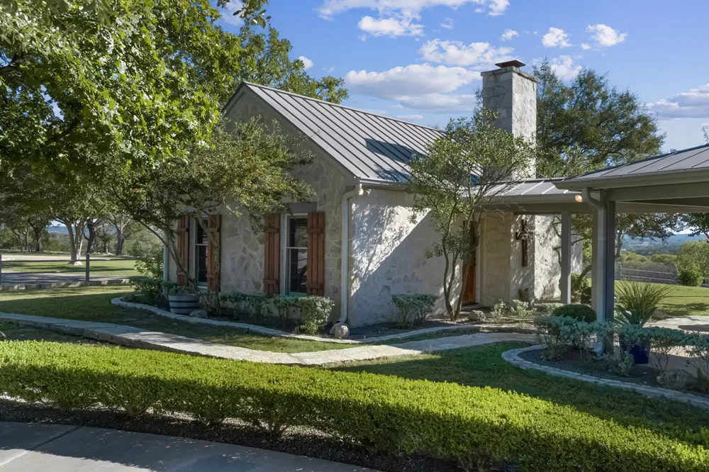 521 Bluff Creek Road Road Center Point, TX 78010