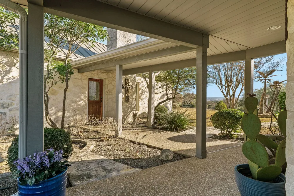 521 Bluff Creek Road Road Center Point, TX 78010