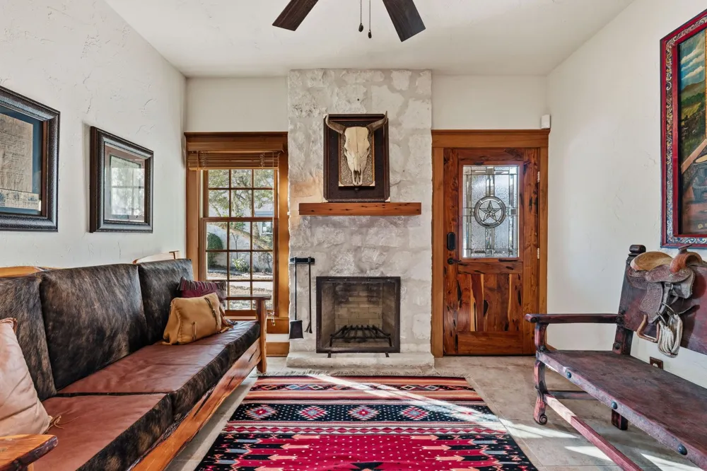521 Bluff Creek Road Road Center Point, TX 78010