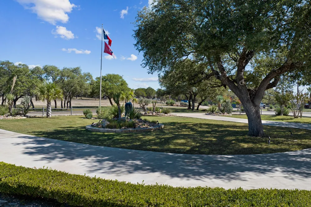 521 Bluff Creek Road Road Center Point, TX 78010