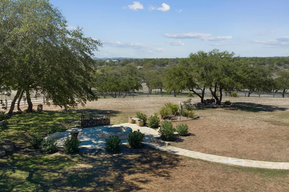 521 Bluff Creek Road Road Center Point, TX 78010