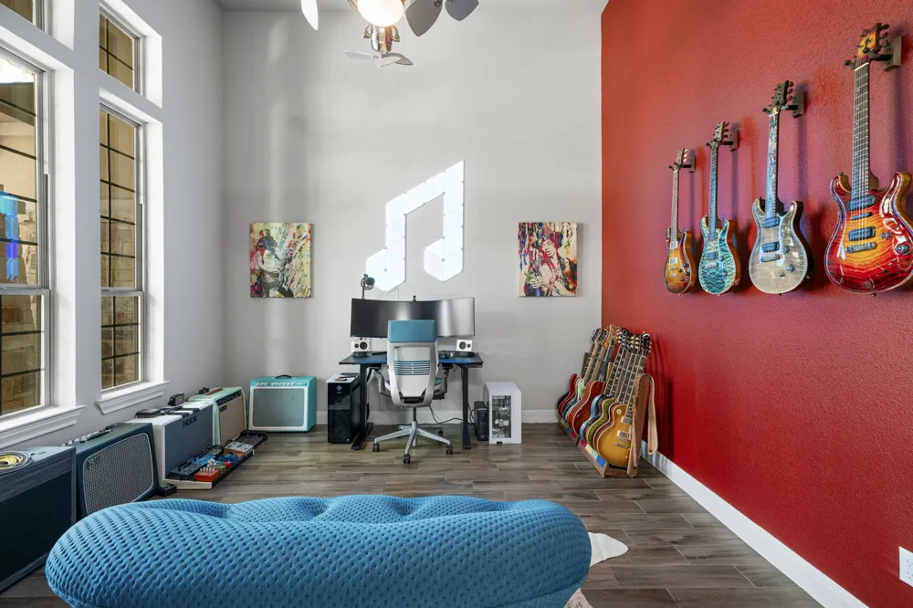 9709 Avion Cove Dripping Springs, TX 78620