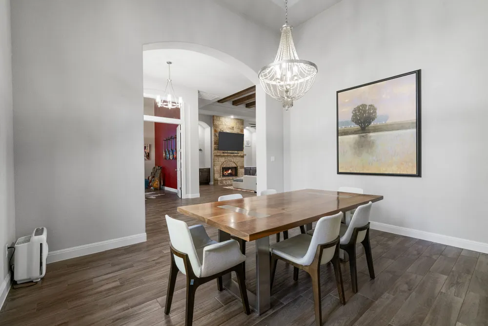 9709 Avion Cove Dripping Springs, TX 78620