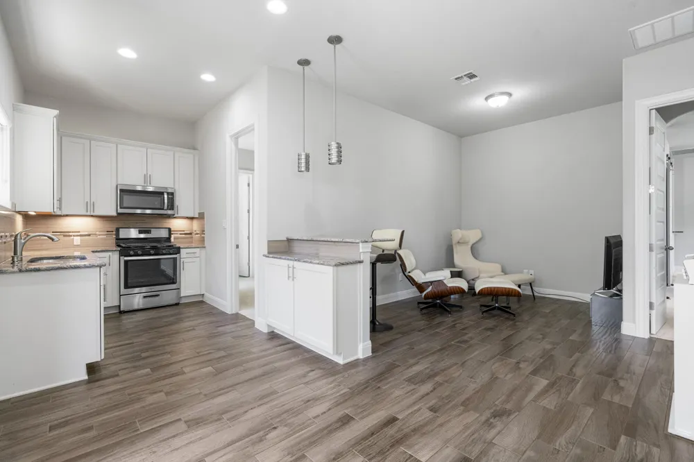 9709 Avion Cove Dripping Springs, TX 78620