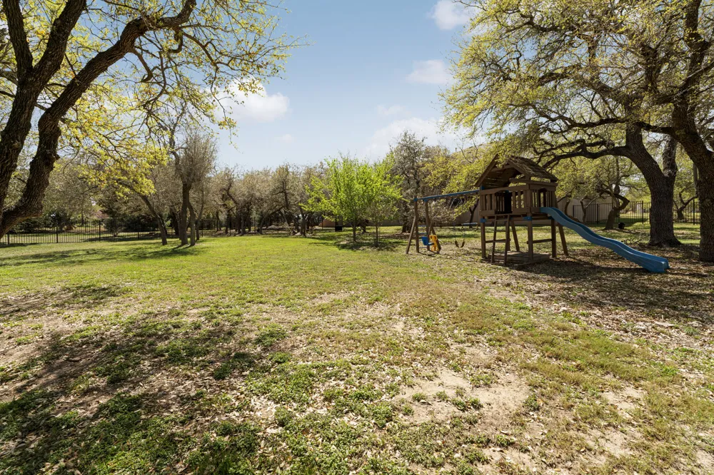 9709 Avion Cove Dripping Springs, TX 78620