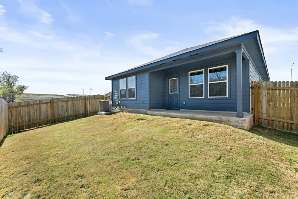 418 GALLAHER Bend Maxwell, TX 78656