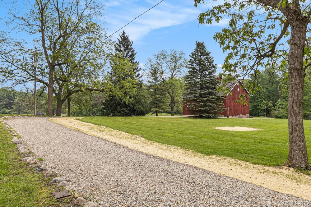 3801 Hollow Corners Road Dryden Township, MI 48428