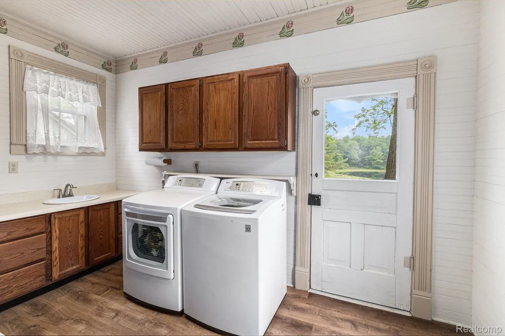 3801 Hollow Corners Road Dryden Township, MI 48428