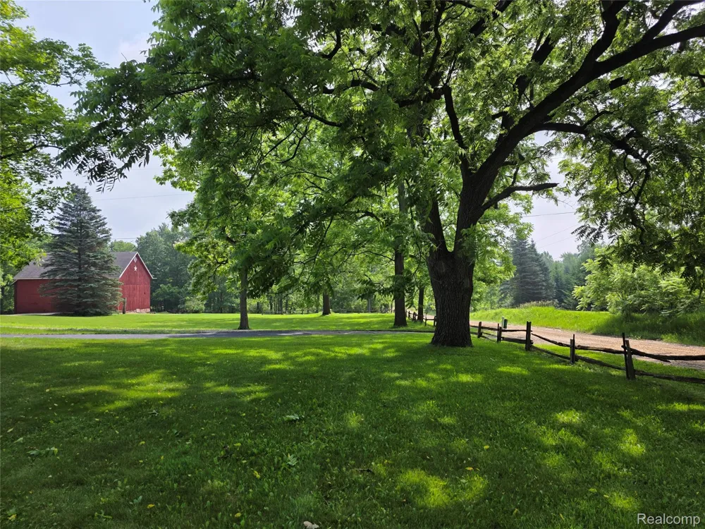 3801 Hollow Corners Road Dryden Township, MI 48428