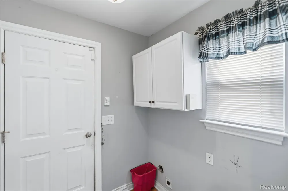 1130 Creekside Court Burton City, MI 48509