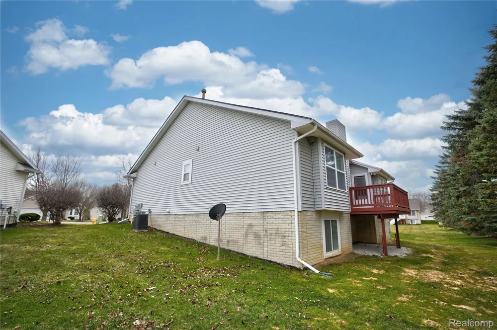 1130 Creekside Court Burton City, MI 48509