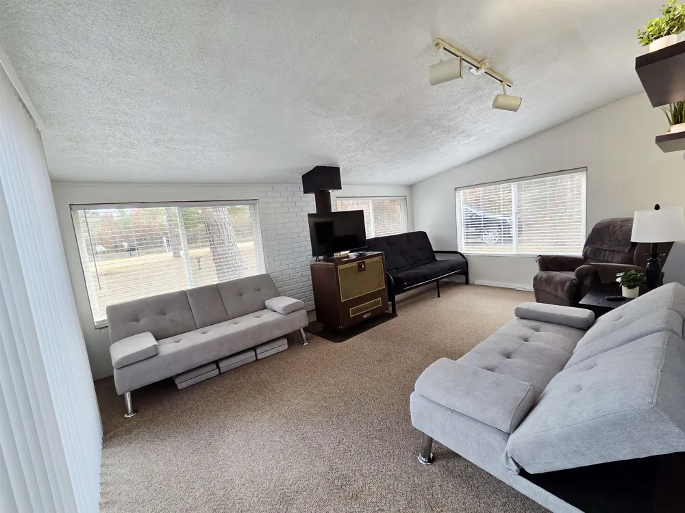 2498 W Five Mile Road Beaver Creek Township, MI 49738