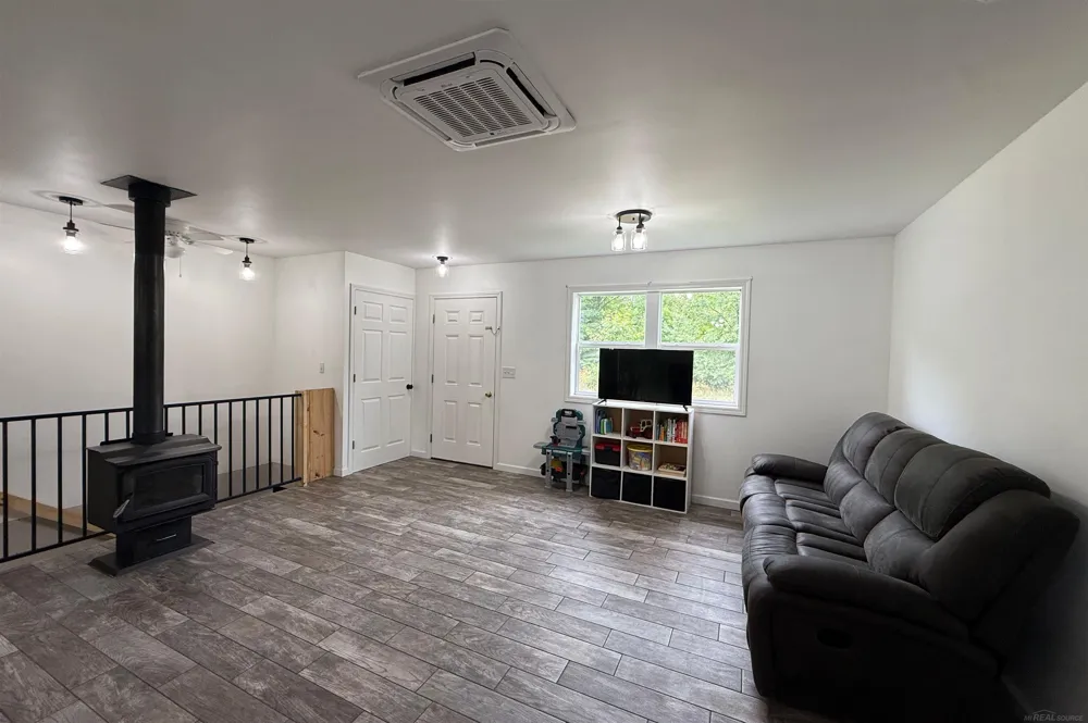 8659 Wood View Drive Garfield Township, MI 48632