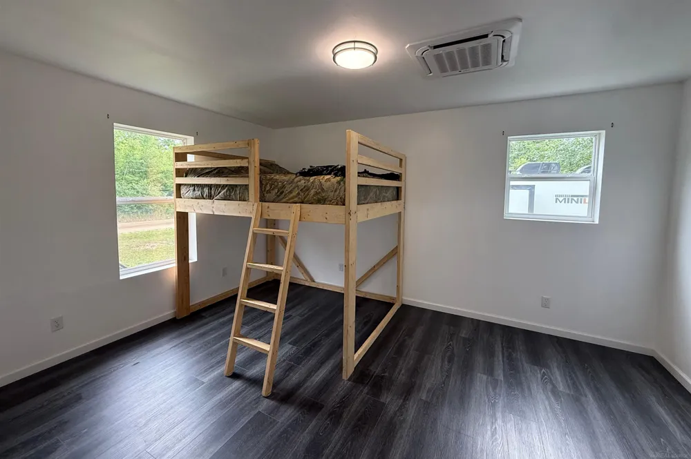 8659 Wood View Drive Garfield Township, MI 48632