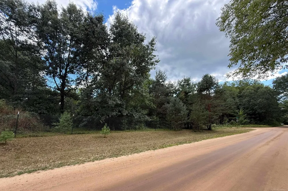 8659 Wood View Drive Garfield Township, MI 48632