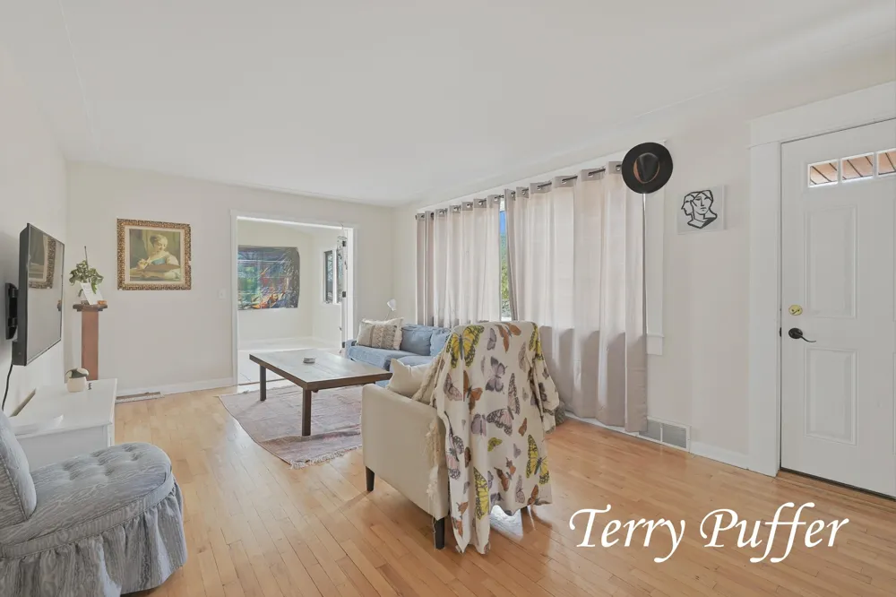 1559 Glenwood Avenue Laketon Township, MI 49445