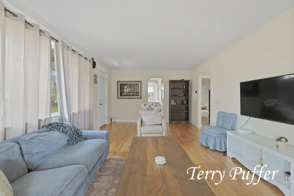 1559 Glenwood Avenue Laketon Township, MI 49445