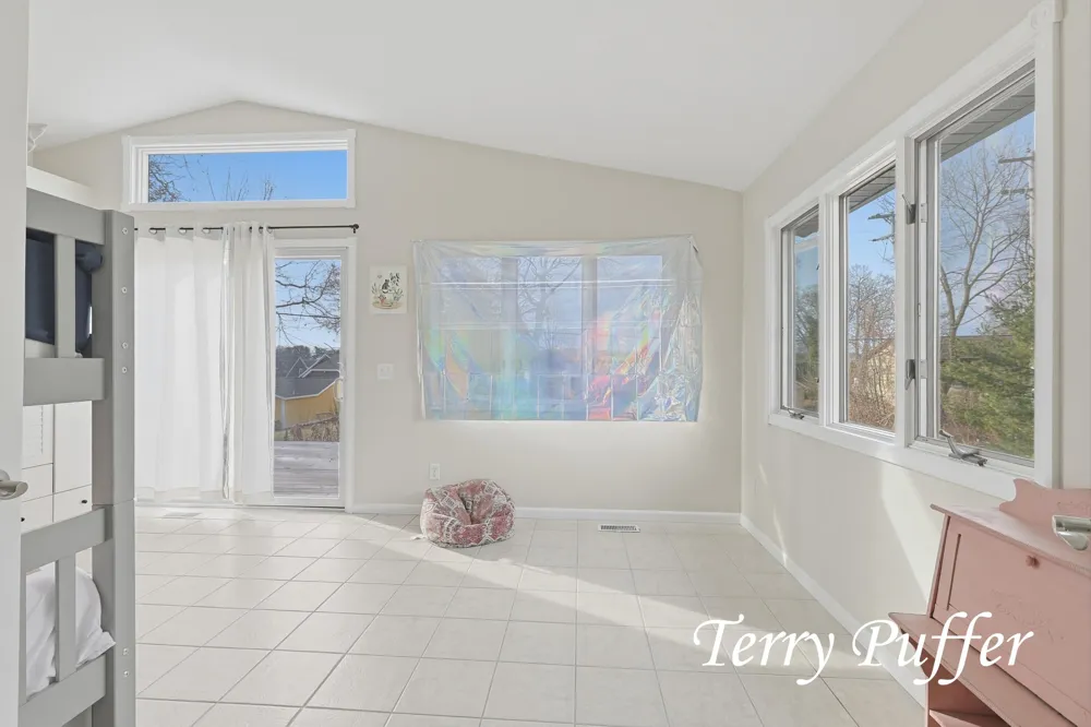 1559 Glenwood Avenue Laketon Township, MI 49445