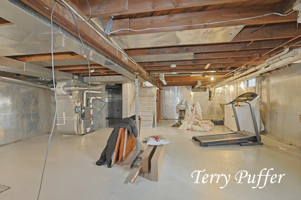 1559 Glenwood Avenue Laketon Township, MI 49445