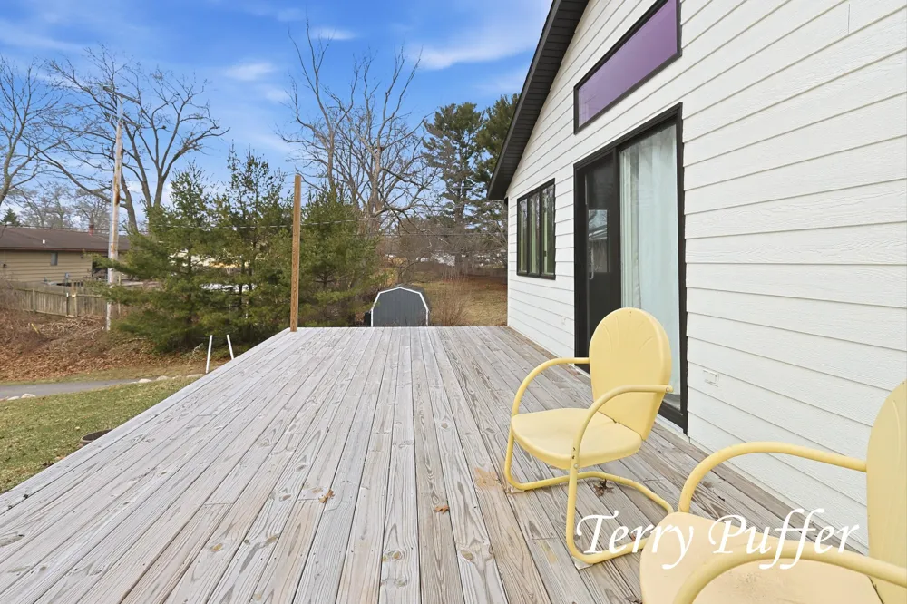 1559 Glenwood Avenue Laketon Township, MI 49445