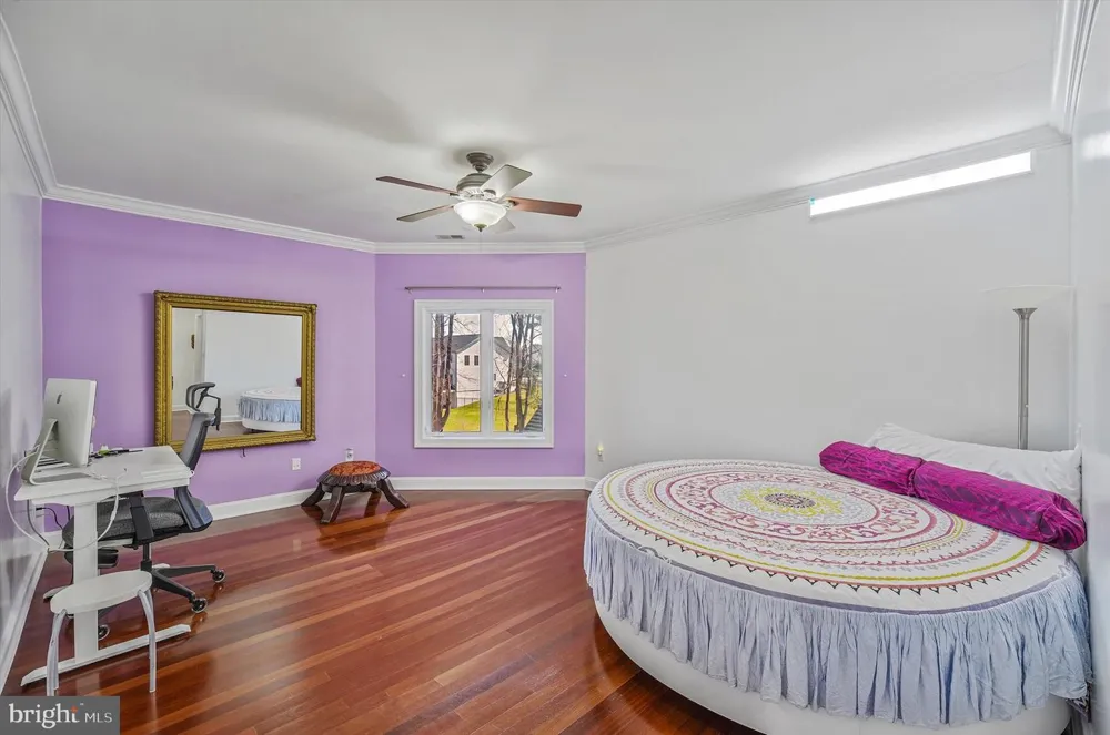 9116 LEESBURG PIKE Vienna, VA 22182