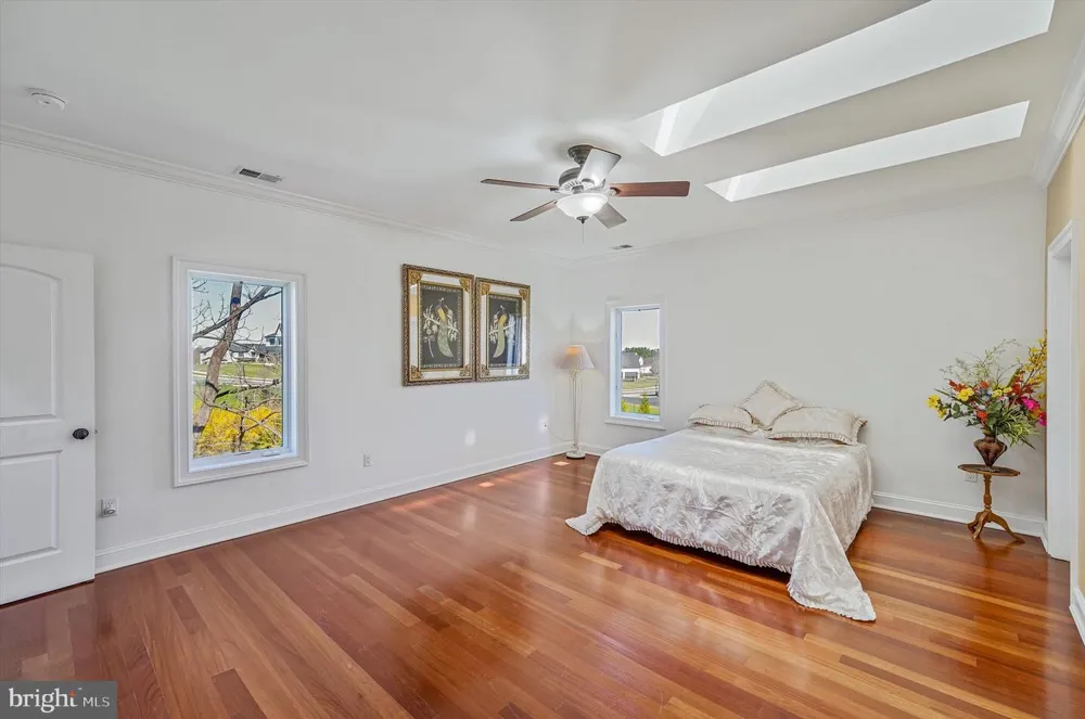 9116 LEESBURG PIKE Vienna, VA 22182