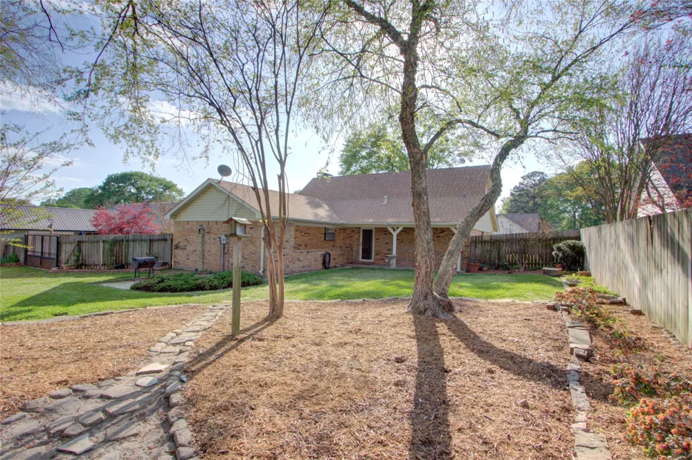 325 Loma Linda Wake Village, TX 75501