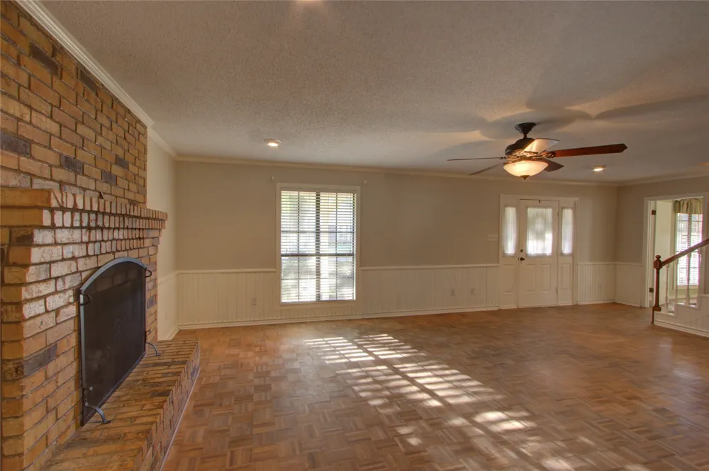 325 Loma Linda Wake Village, TX 75501
