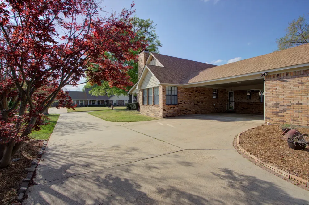 325 Loma Linda Wake Village, TX 75501